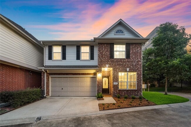 Building Photo - 2626 Couch St