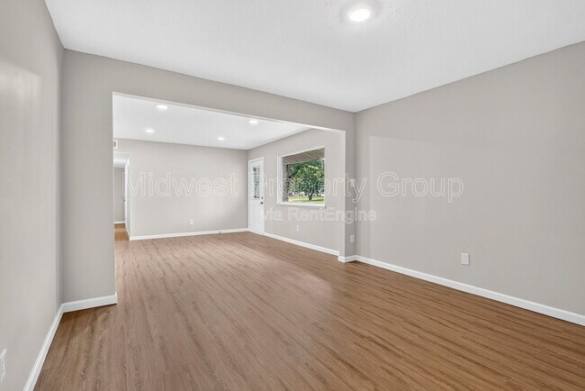 Photo - 216 Allen Dr