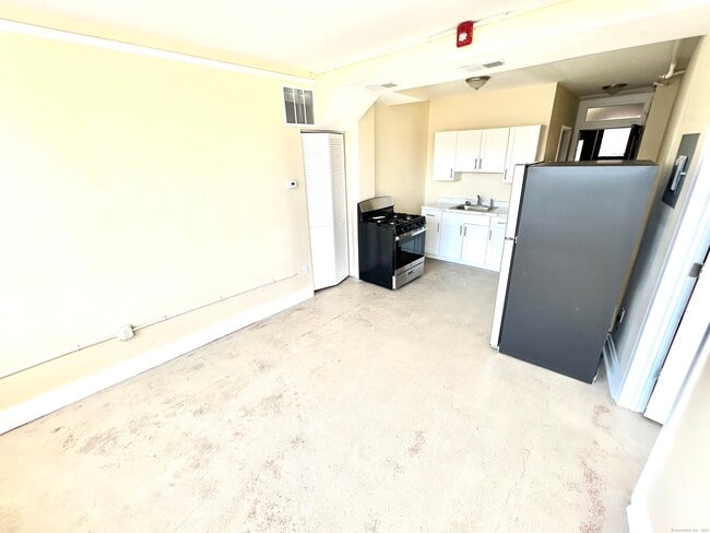 Photo - 77 Bank St Unit 3A