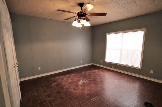 Photo - 2708 Avenue N