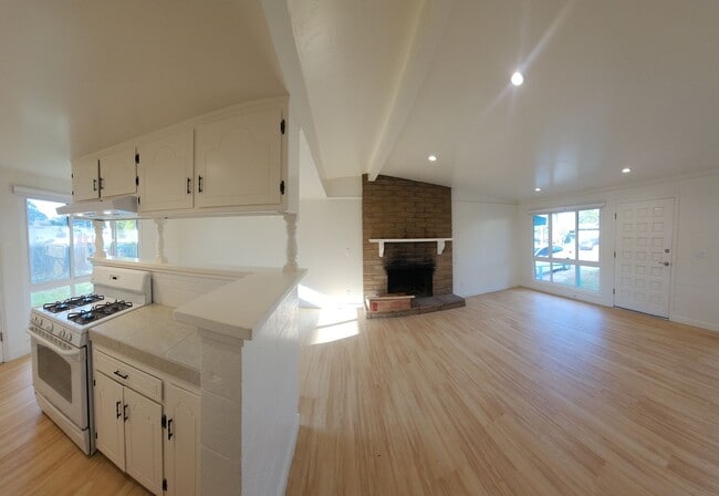 Photo - Cuesta By the sea cottage for Rent! Close ...