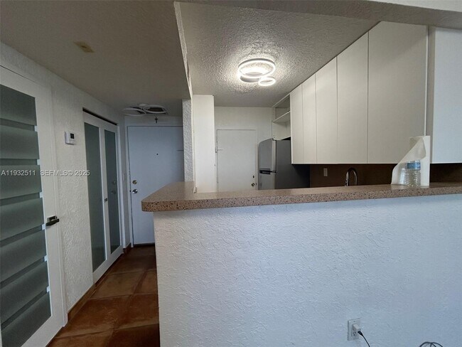 Photo - 2899 Collins Ave Unit 637