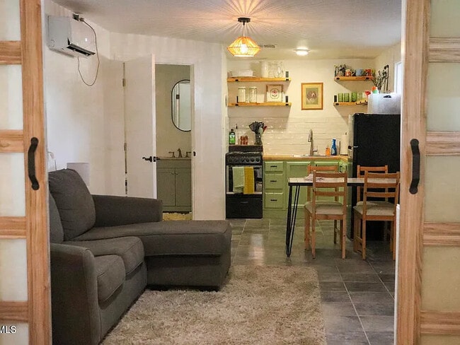 Photo - 2102 W Minnezona Ave