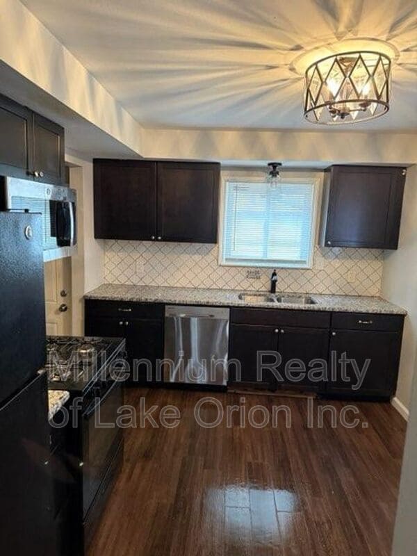 Photo - 321 W Princeton Ave