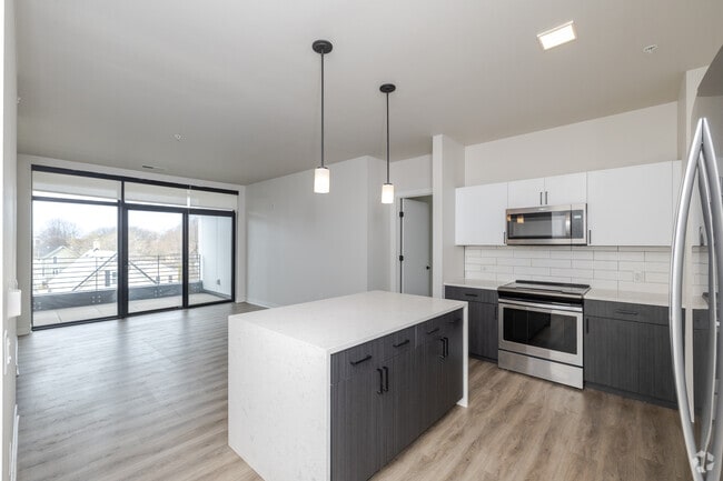 2BR, 2BA - 1,132SF - Kitchen