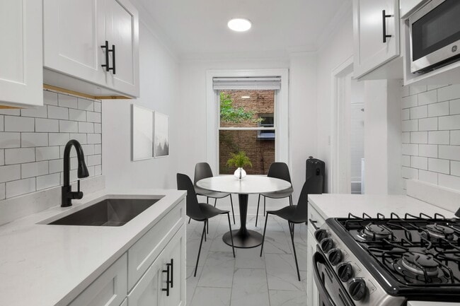 Building Photo - The Onyx on Sheridan Rental