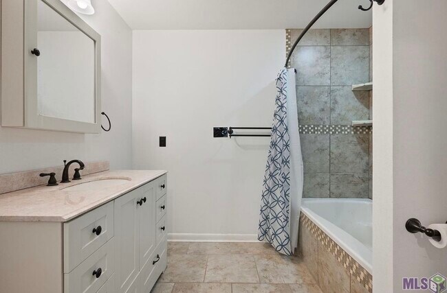 Photo - 4923 Newell St