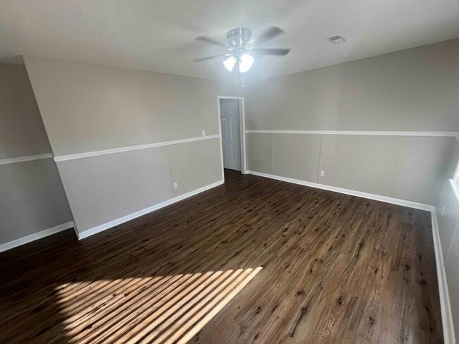 Photo - 512 Blaine Dr SW