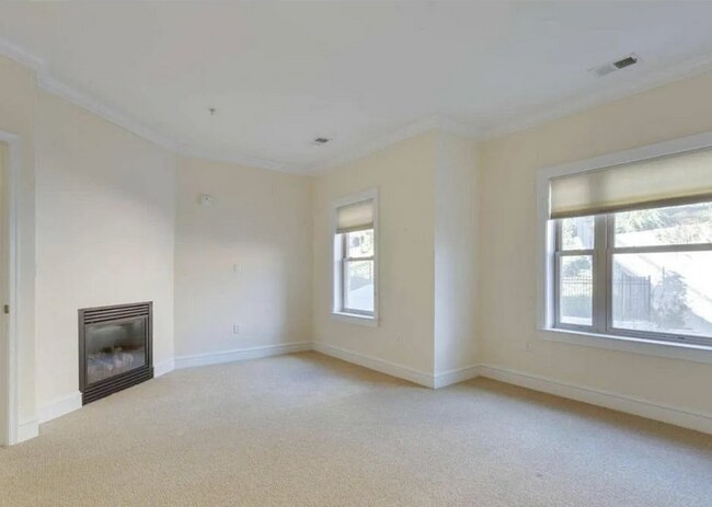 2237 Fairfax Dr