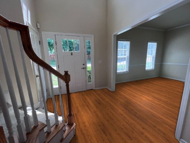 Photo - 417 Oakhall Dr