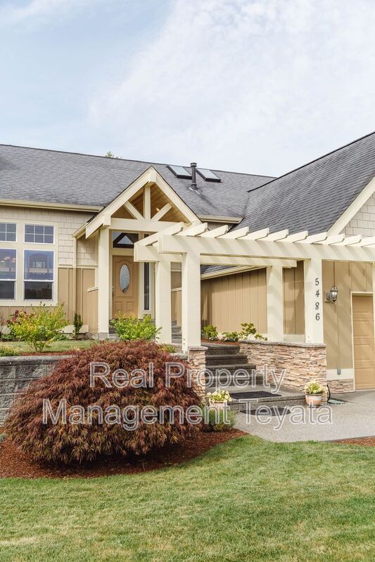 Photo - 5486 Salish Rd