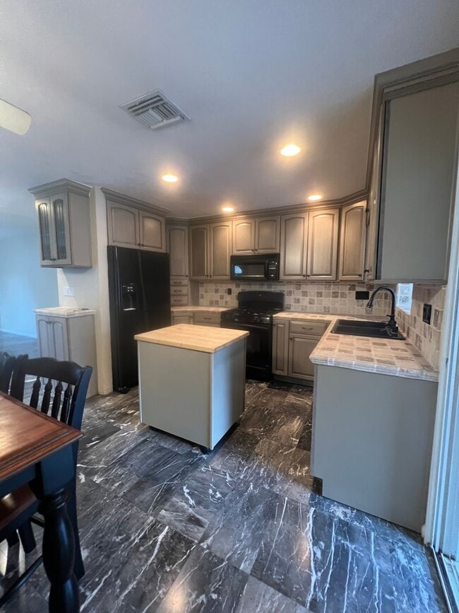 Photo - 3 bed, 2 Bath North Hills Pool Home with RV Access