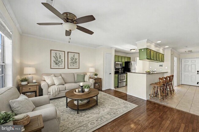 Photo - 103 Piccadilly Ln