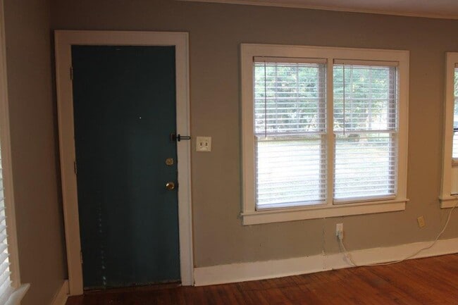 Photo - 927 S Flood Ave