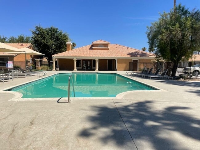Exclusive 2 Bed/2 Bath Gated Condo In Desi... - Exclusive 2 Bed/2 Bath Gated Condo In Desi...