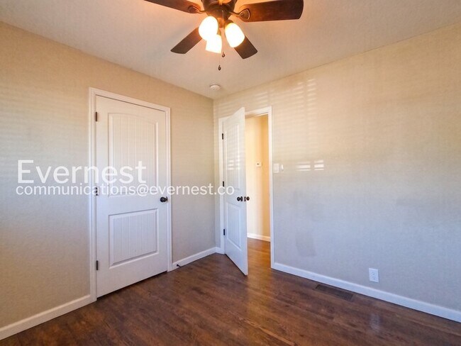 Photo - 226 Columbine Ct