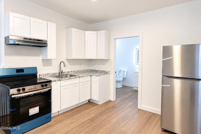 51 Main St Unit #8