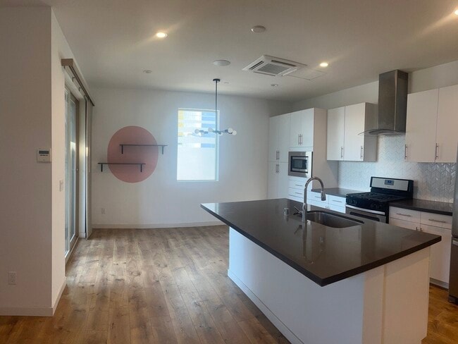 Photo - 475 Tailoff Ln