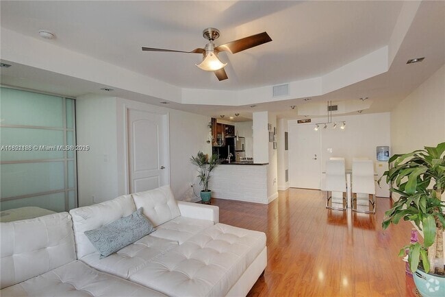 Building Photo - 800 West Ave Unit 409 Rental