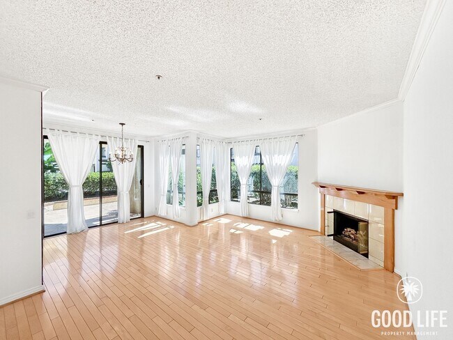 Building Photo - Beautiful 2BD/2BA w/ A/C, Reserved Parking, and In-Unit Laundry in Mission Valley! Unit 2101