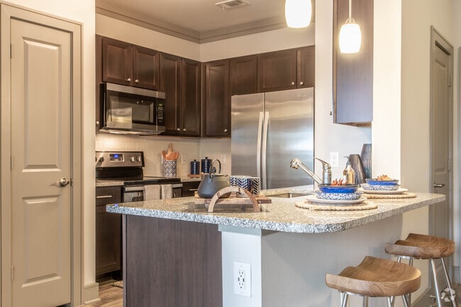 2 BR, 2 BA - 1097 SF