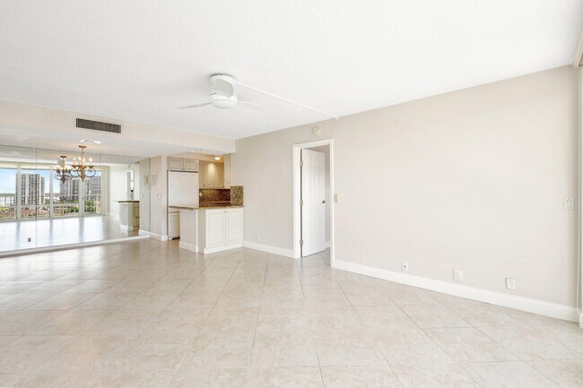 Photo - 336 Golfview Rd Unit PH09