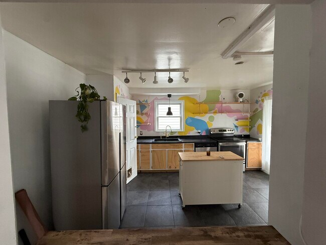 Photo - 12062 Moran St