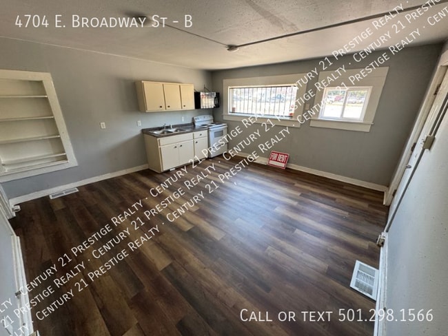 4704 E Broadway St Unidad B