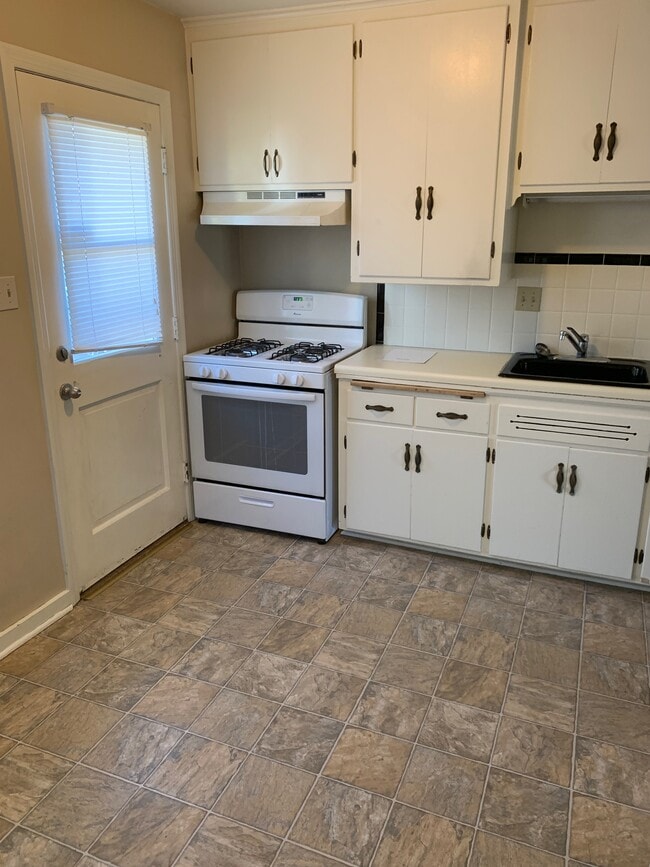 Photo - 2130 N 86th St