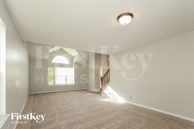 Photo - 6560 Hollingsworth Dr