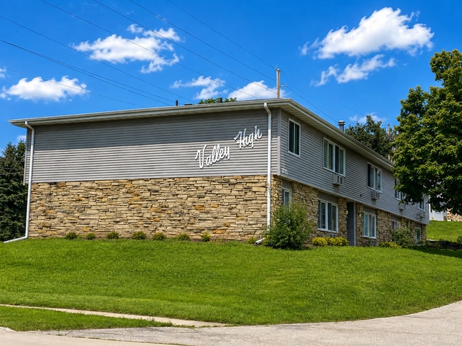 Building Photo - 1715 Edgewood Dr NW Unit 1715 2