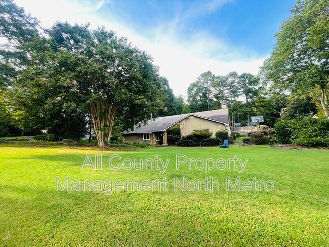 Building Photo - 5215 Skidaway Dr Rental