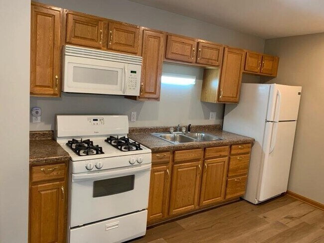406 Hickory Cir Unidad 8