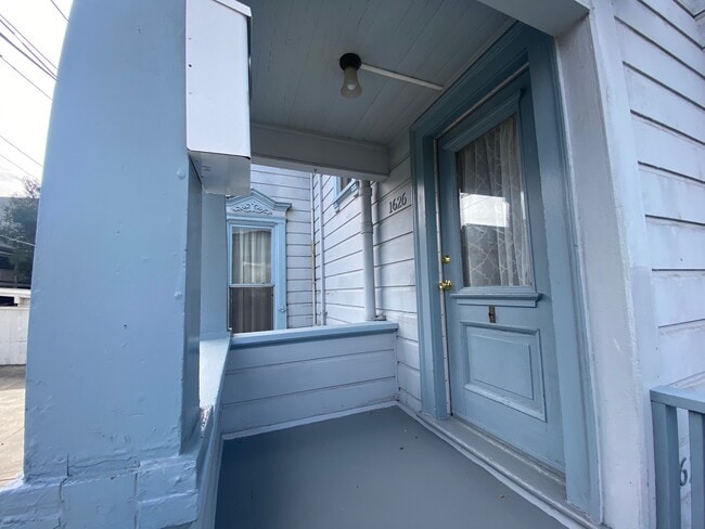 Building Photo - 1626 Santa Clara Ave Unit 1626