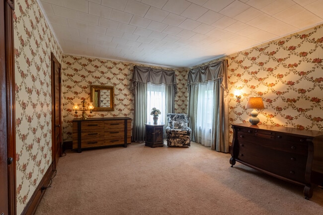 Photo - 610 S Market St Unit Apt