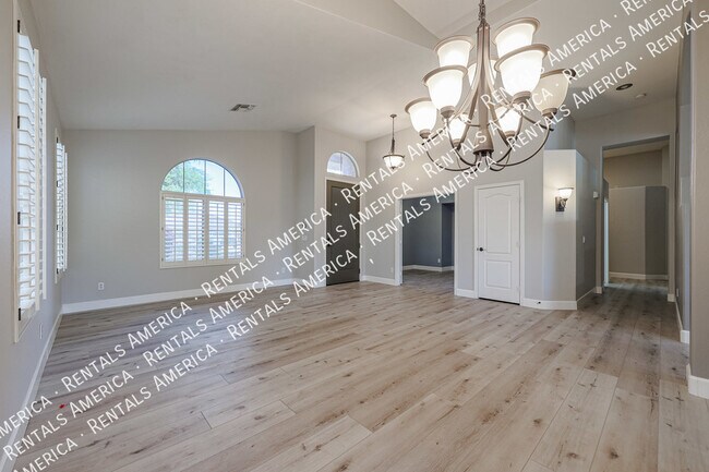 Photo - 6806 W Skylark Dr