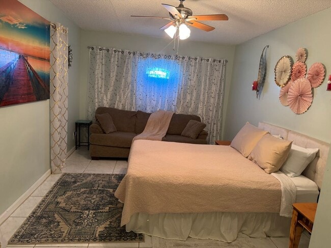 Photo - 8617 Pluto Ter