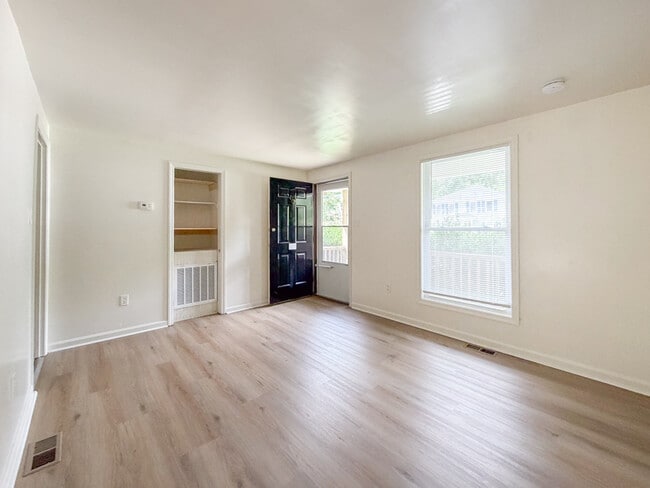 Photo - 35 Fox Hill Dr