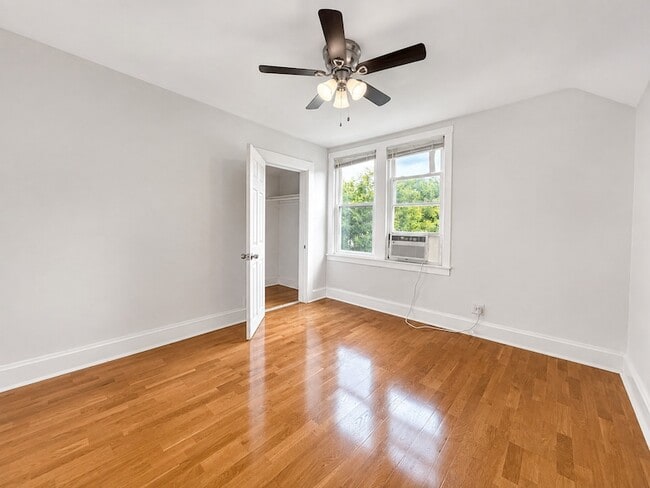 Photo - 1830 N Mozart St Unit 2