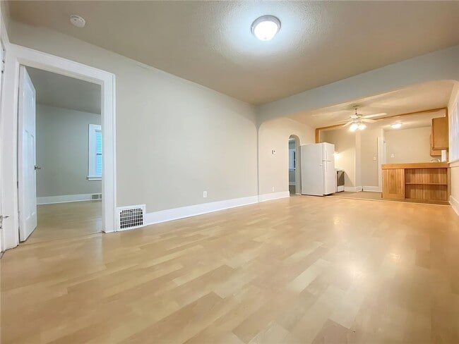 Photo - Charming 2-Bedroom Home with Hardwood Floors & Great Location Near Des Moines