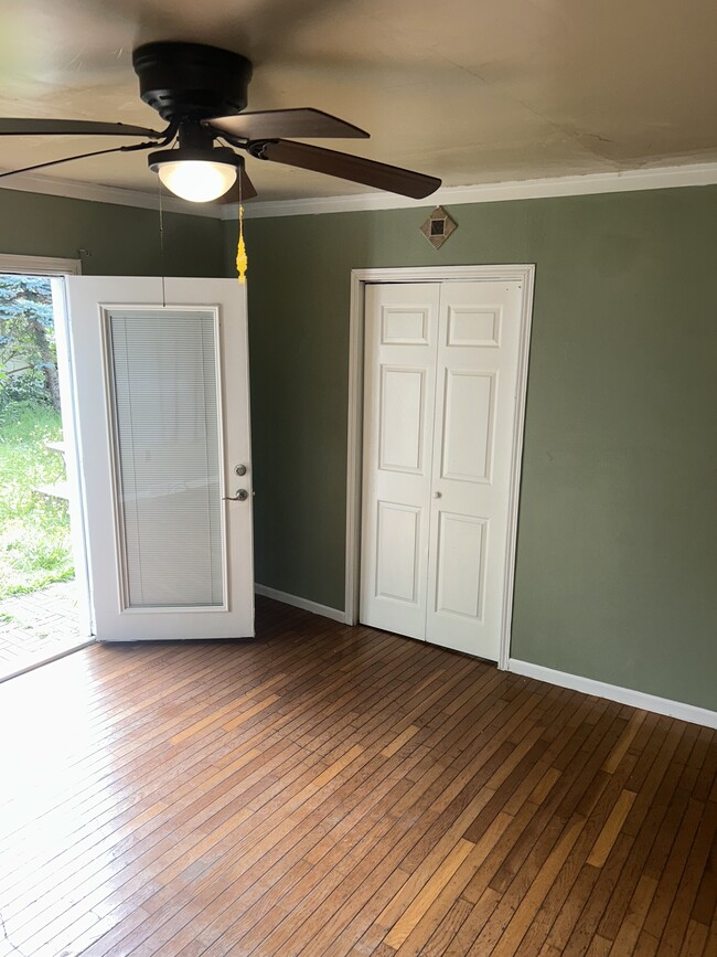 Photo - 206 E Vermont Ave