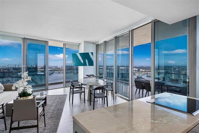 Photo - 18975 Collins Ave Unidad 18975 Collins Ave appt 3905