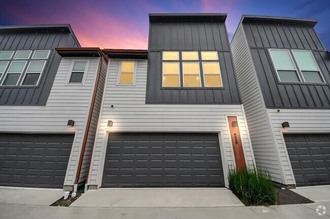 Building Photo - 627 Emile St Rental