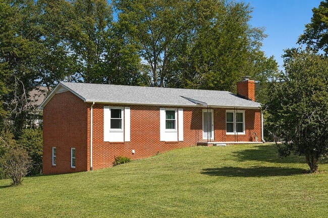 Building Photo - 930 Claudius Ct