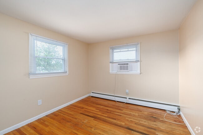 2BR, 1BA - 800SF - Second Bedroom