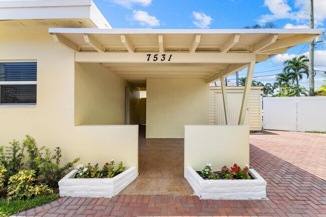 Photo - 7531 Edgewater Cir