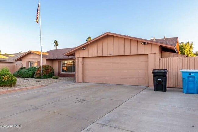 Photo - 3535 W Saint Moritz Ln