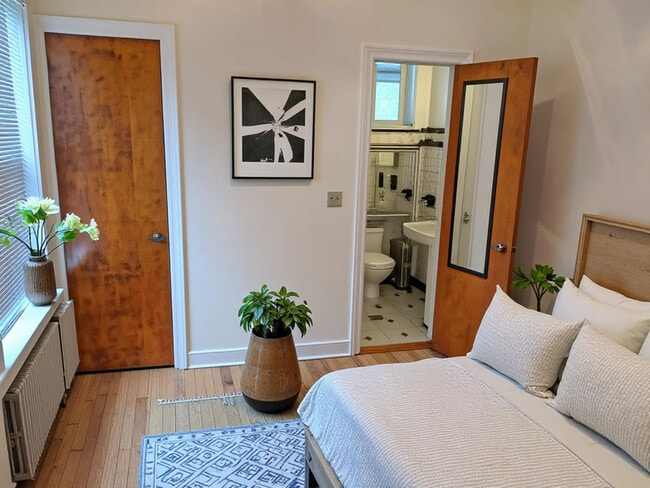 Photo - 1405 W Jarvis Ave Unit 3RE