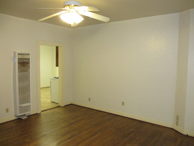 Photo - 417-421 Normal Ave Unidad 417 Normal Ave