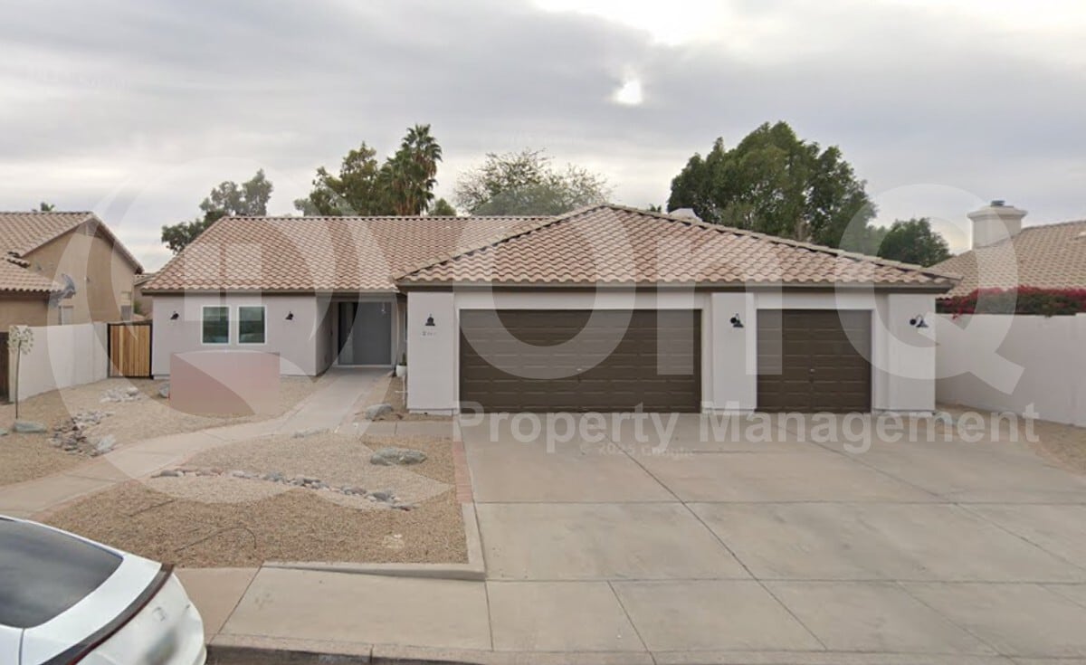 Photo - 841 N Los Altos Dr